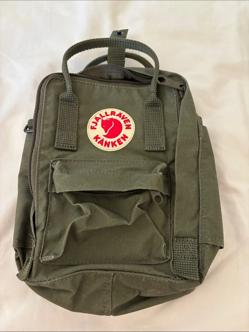 Fjallraven Kånken Mini Backpack in Olive